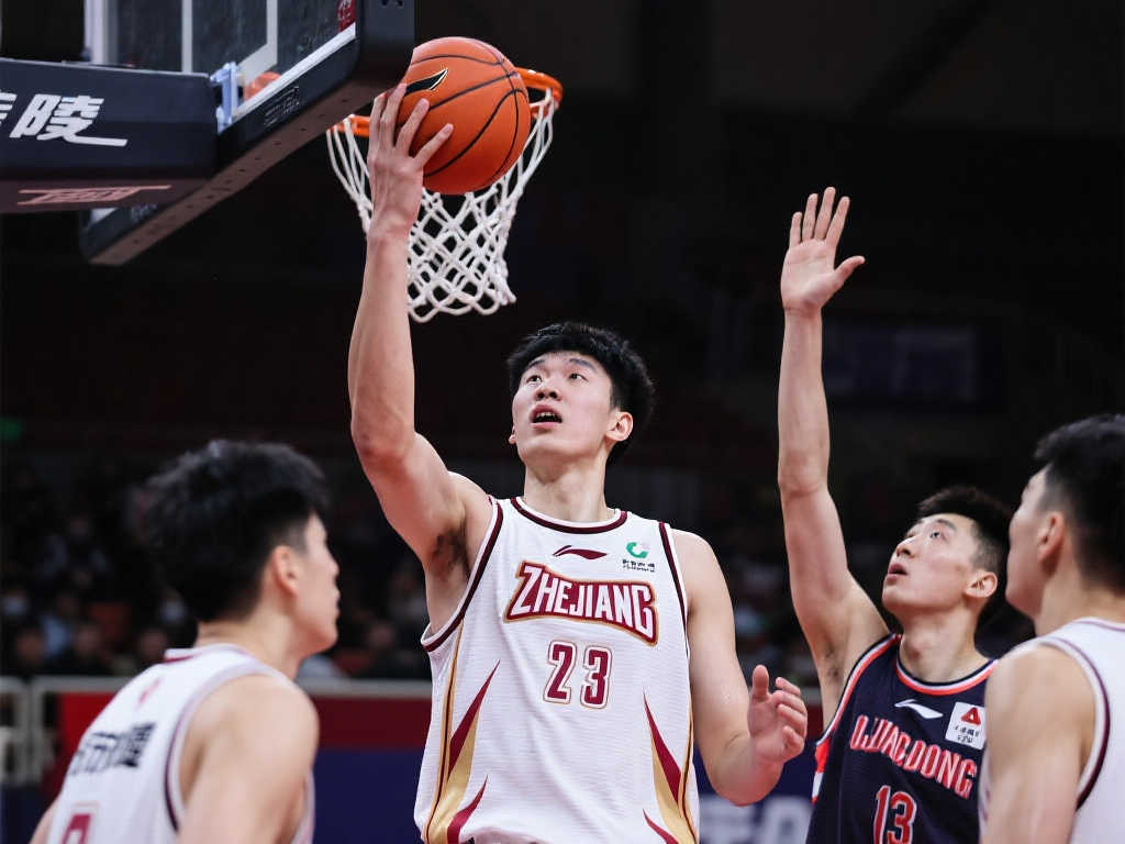 CBA球员个人纪录不断刷新，赛季精彩纷呈